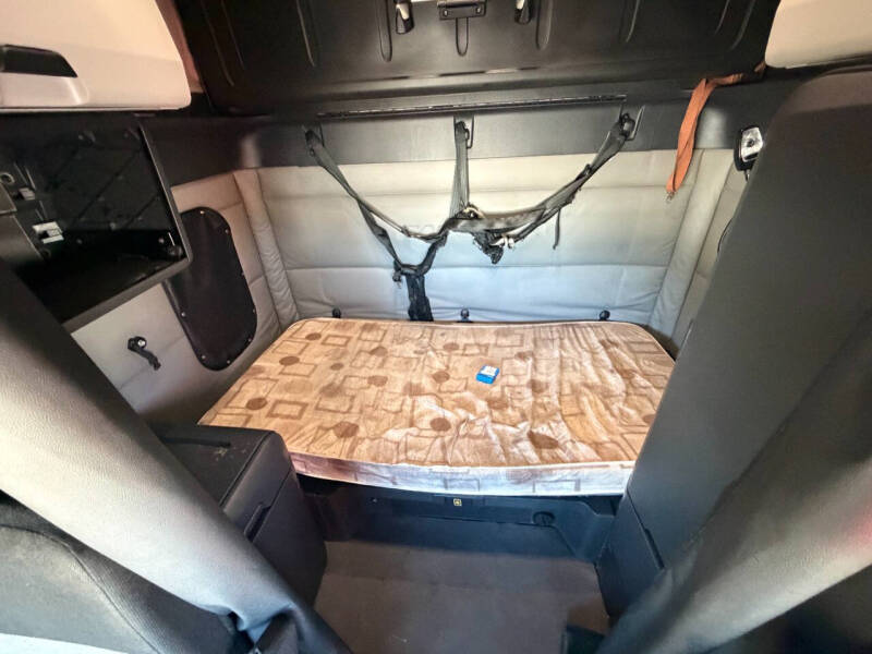 2020 Freightliner Cascadia