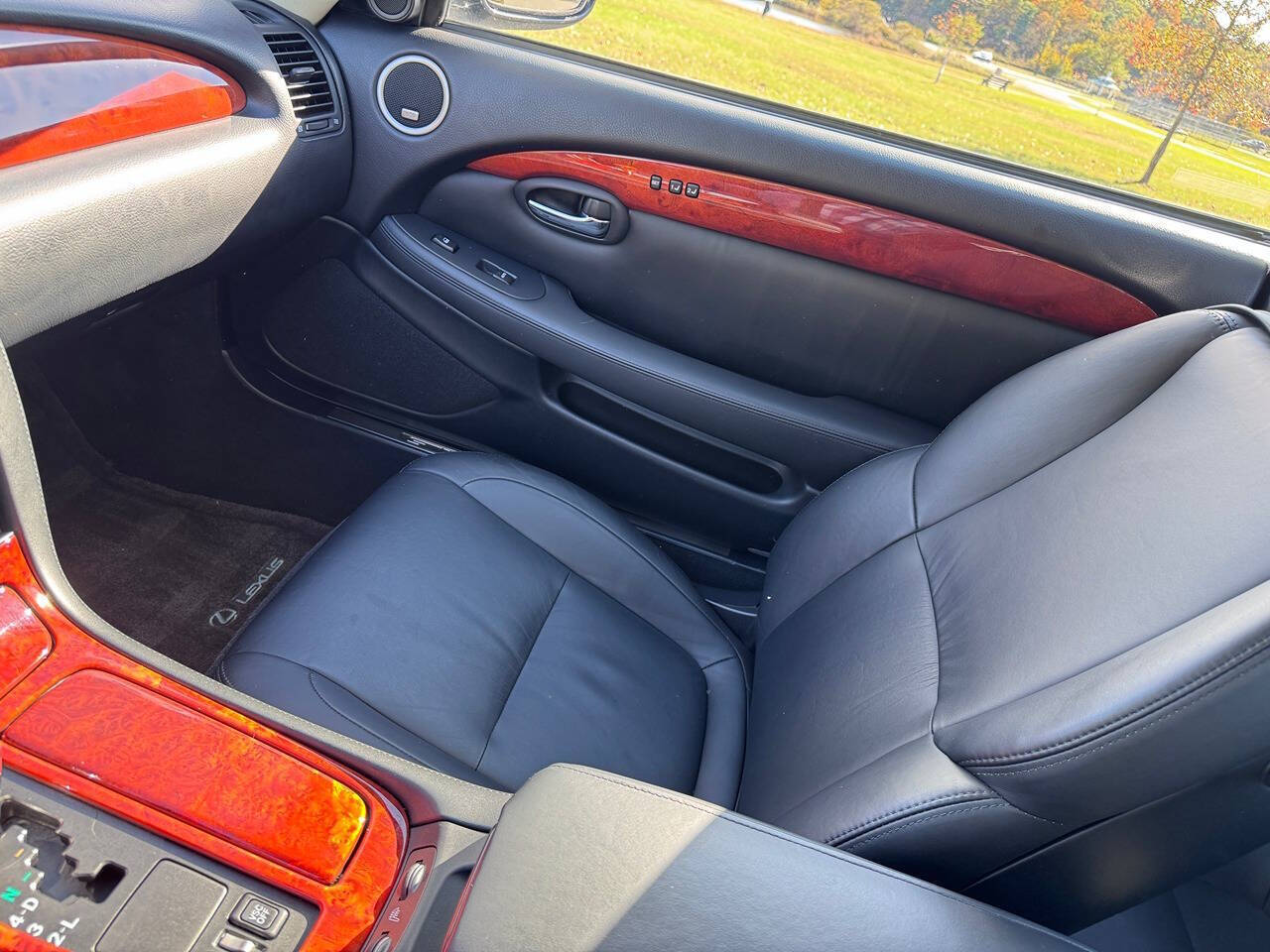 2004 Lexus SC 430 13