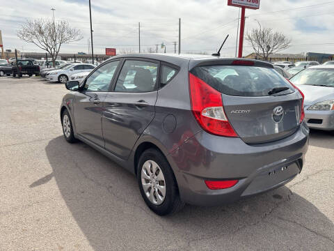 2016 Hyundai Accent SE