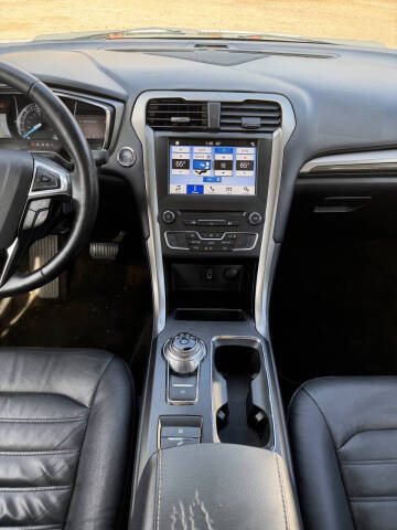 2017 Ford Fusion Hybrid SE