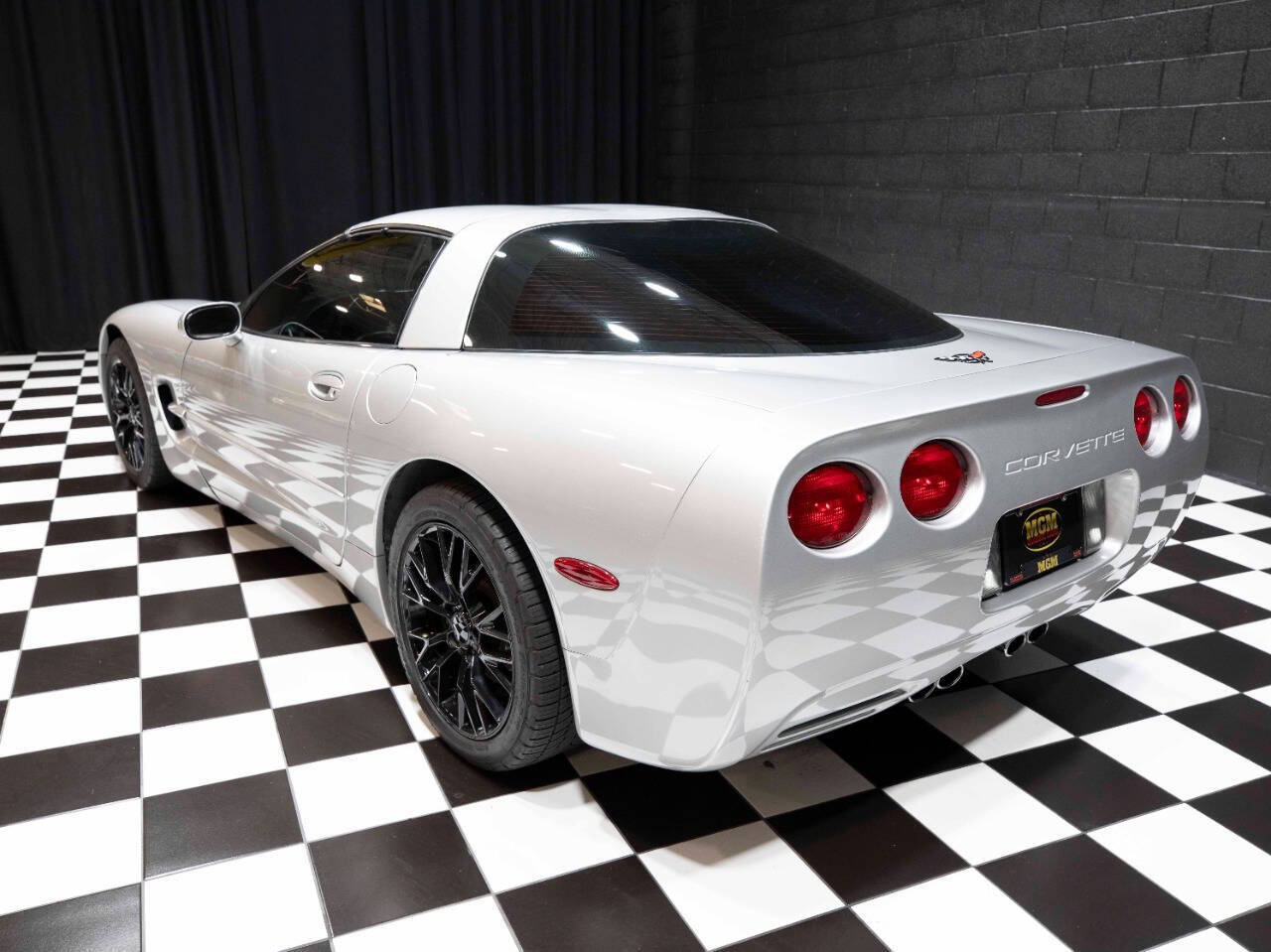 2004 Chevrolet Corvette 23