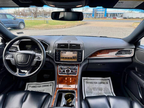 2017 Lincoln Continental Premiere