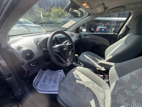 2013 Chevrolet Sonic LS Auto