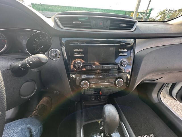 2015 Nissan Rogue SV