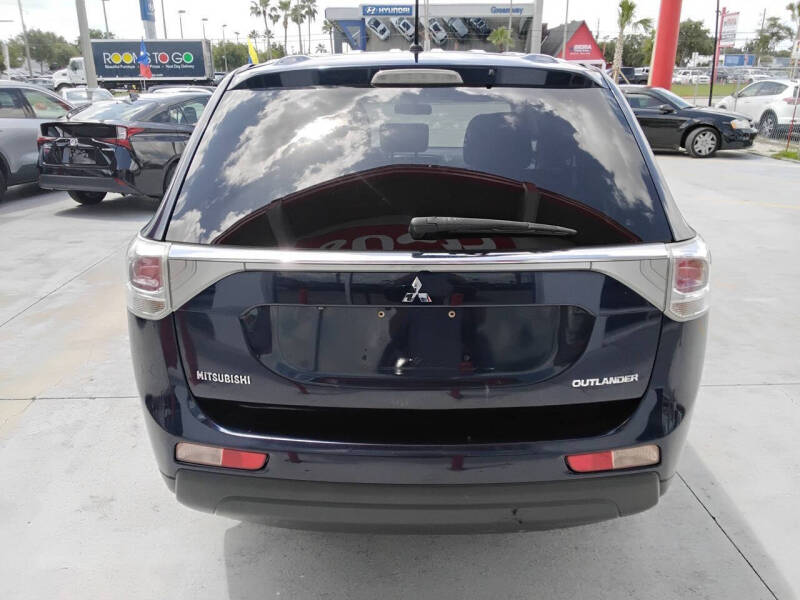 2014 Mitsubishi Outlander SE