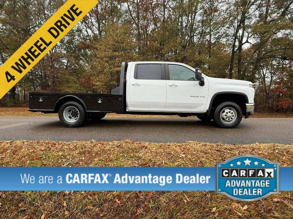 2023 Chevrolet Silverado 3500HD LT's photo