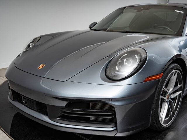 2025 Porsche 911 Carrera