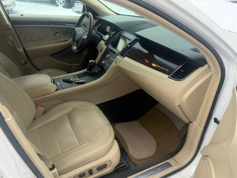 2015 Ford Taurus Limited