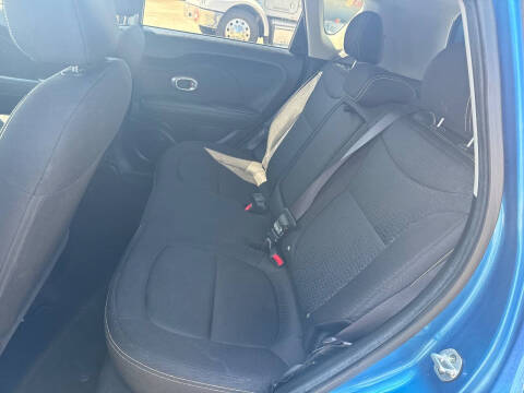 2016 Kia Soul +
