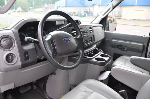 2010 Ford E-Series E-350 SD XLT