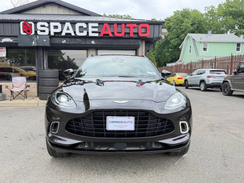 2021 Aston Martin DBX