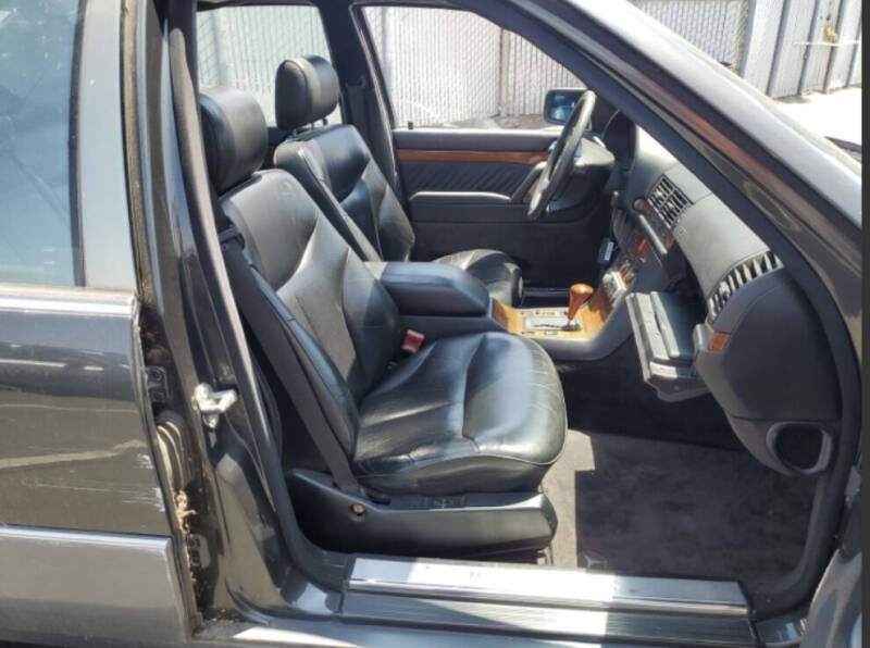 1992 Mercedes-Benz 300-Class 300 SD