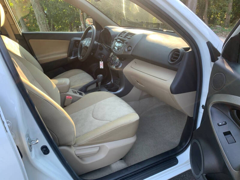 2011 Toyota RAV4 Base photo 18