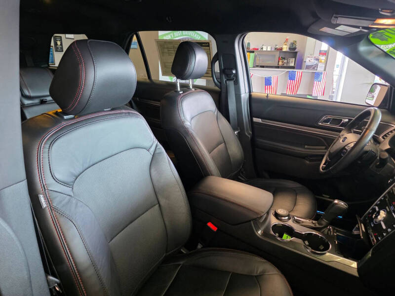 2017 Ford Explorer Sport