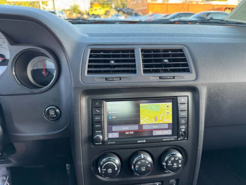 2014 Dodge Challenger R/T Shaker Package