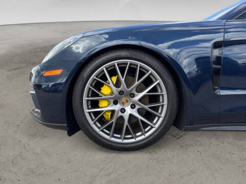2017 Porsche Panamera 4
