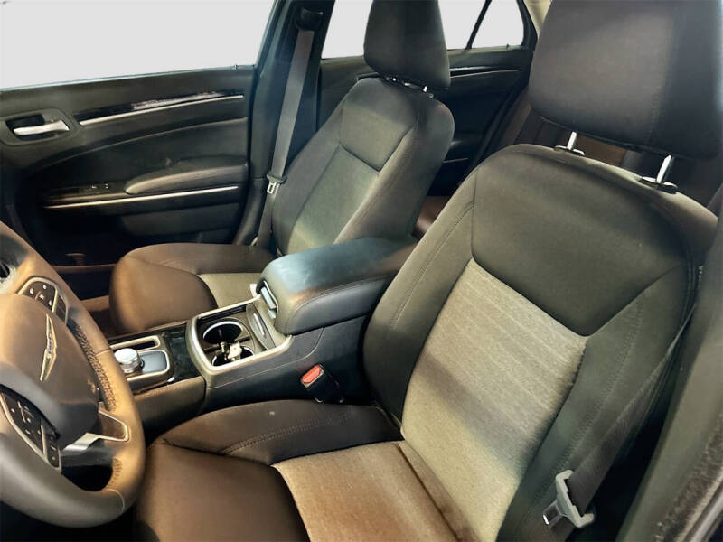 2023 Chrysler 300 Touring