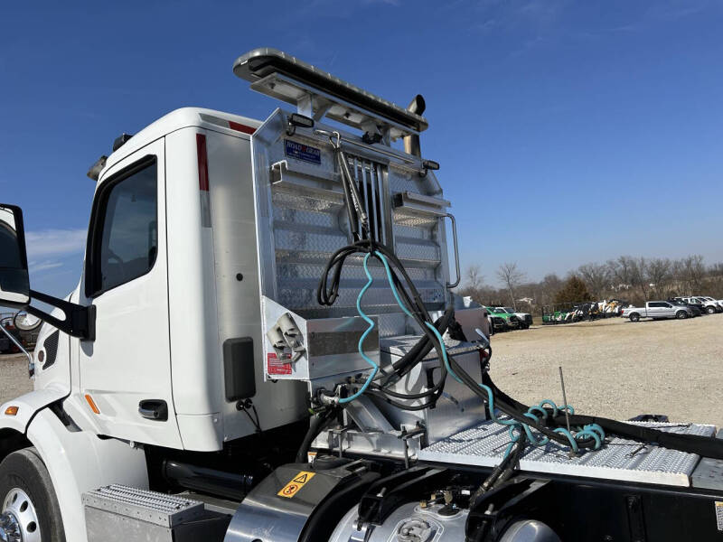 2019 Peterbilt 567 Road Tractor