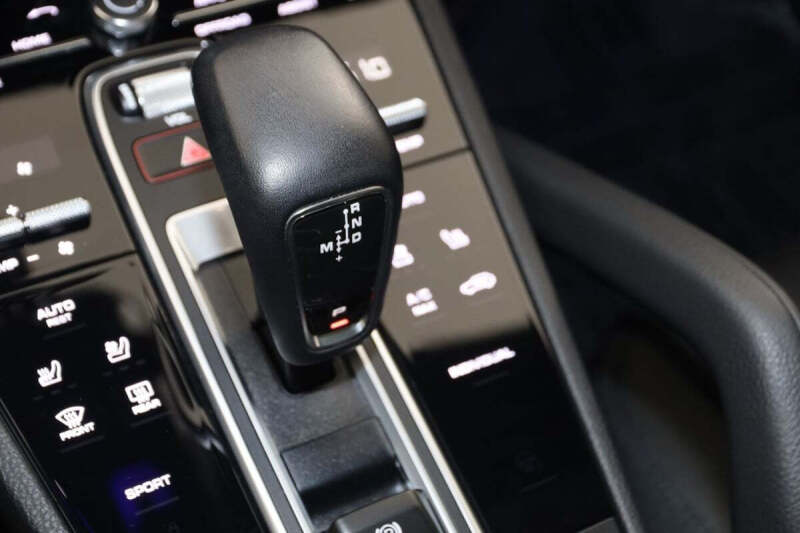 2023 Porsche Cayenne Platinum Edition