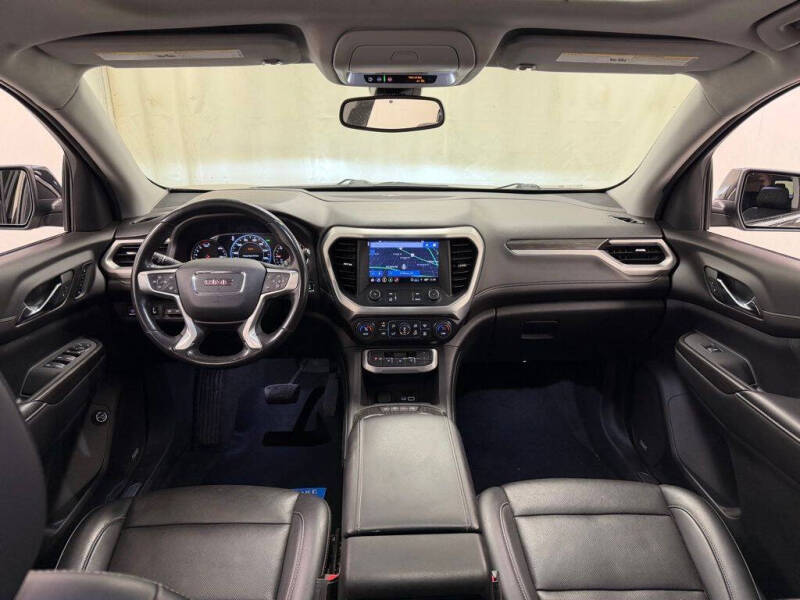 2022 GMC Acadia SLT
