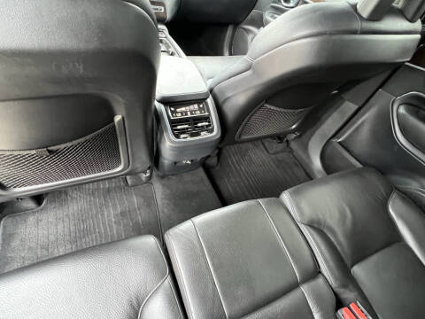 2017 Volvo XC90 T6 Momentum