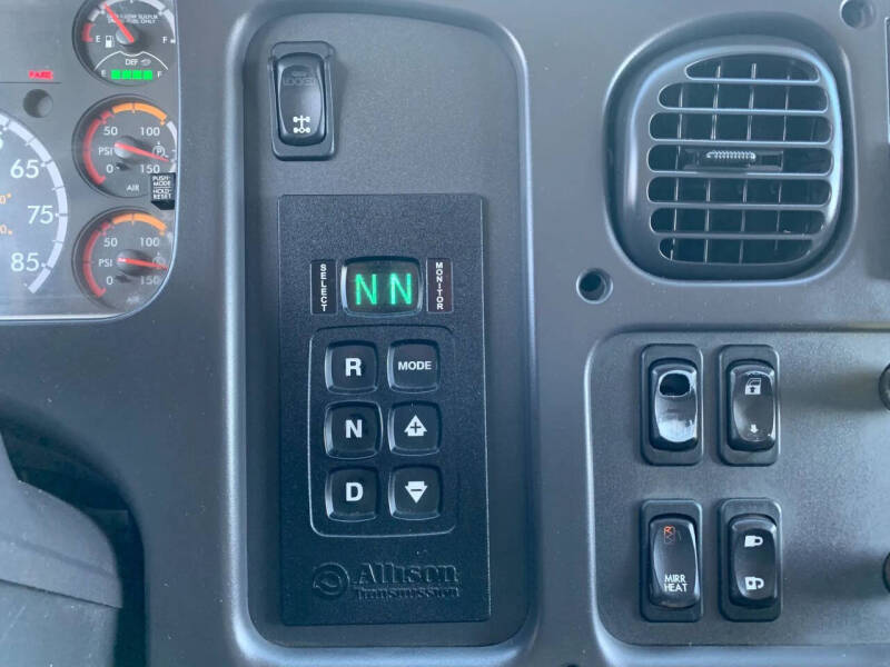 2016 Freightliner M2 106