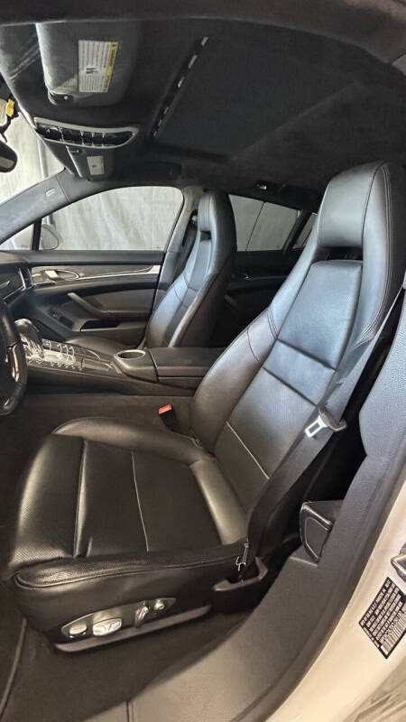 2012 Porsche Panamera Turbo