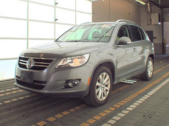 2010 Volkswagen Tiguan for sale at LUXURY IMPORTS AUTO SALES INC in Ham Lake, MN