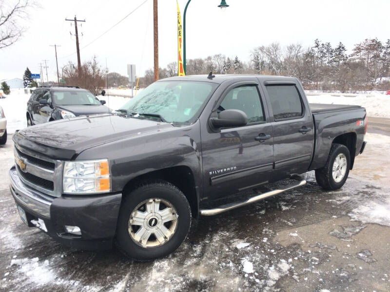 2011 Chevrolet Silverado 1500 for sale at Premier Motors LLC in Crystal MN