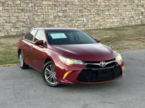 2015 Toyota Camry for sale at Car Hunters LLC in Mount Juliet TN