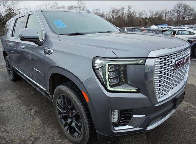 Used 2022 GMC Yukon XL Denali with VIN 1GKS2JKL1NR287968 for sale in Bloomington, IL