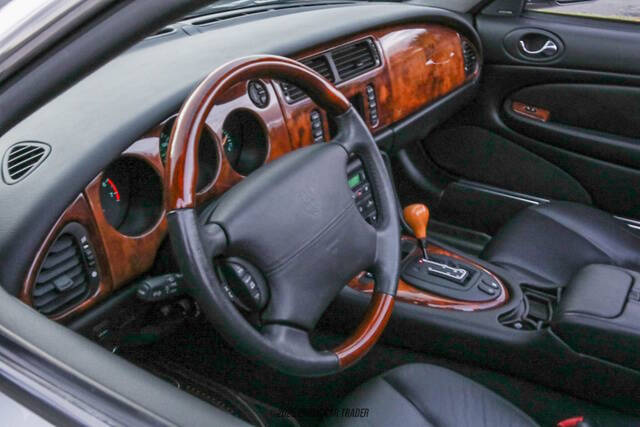 2001 Jaguar XKR