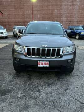 2013 Jeep Grand Cherokee for sale at Best Deal Motors in Saint Charles MO