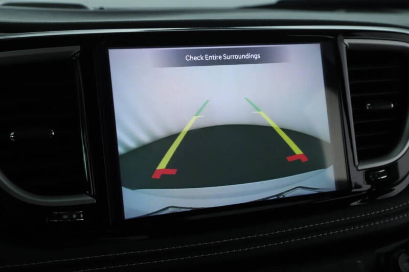 2022 Chrysler Pacifica Hybrid Touring L