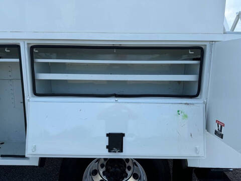 2013 Freightliner M2 106