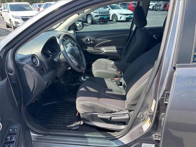 2019 Nissan Versa SV