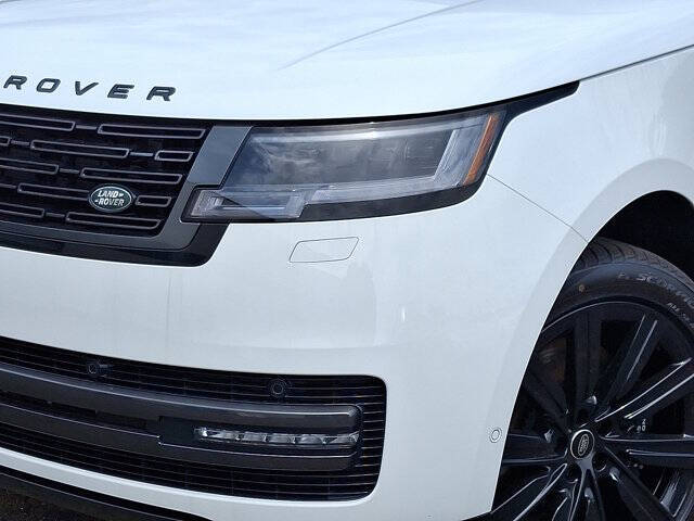 2025 Land Rover Range Rover P550e SE