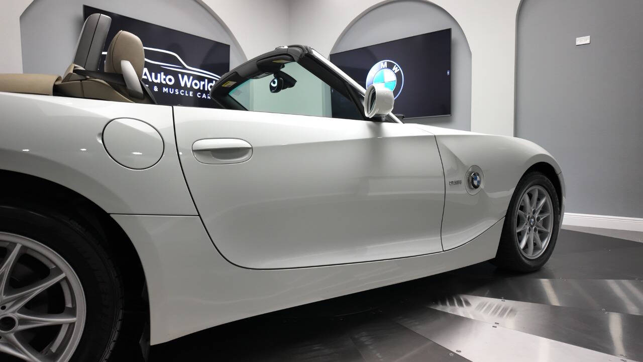 2005 BMW Z4 27