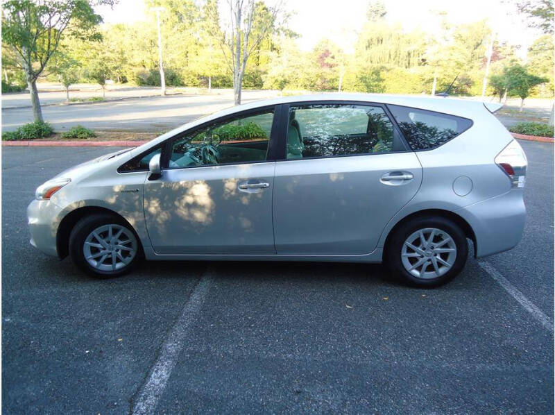 2012 Toyota Prius v
