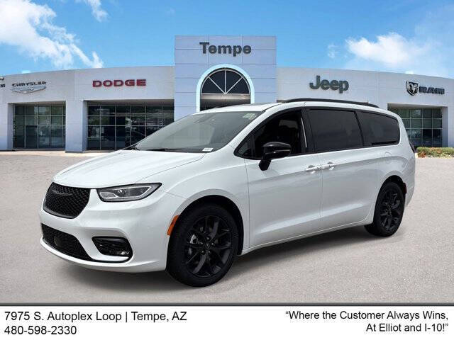 2026 Chrysler Pacifica Select