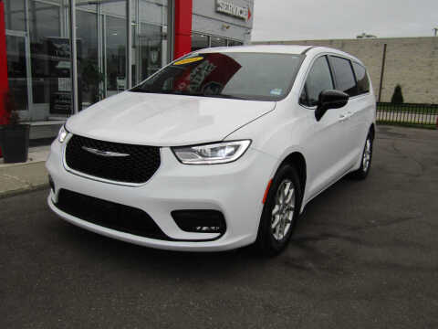 2025 Chrysler Pacifica Select