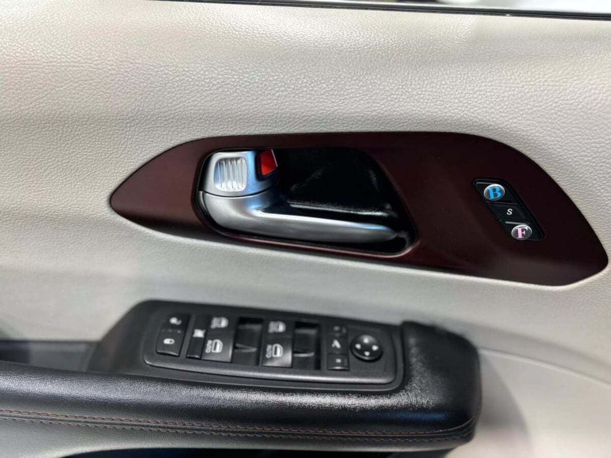 2020 Chrysler Pacifica for sale at IMD MOTORS, INC in Dallas, TX