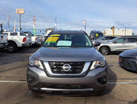 2017 Nissan Pathfinder S