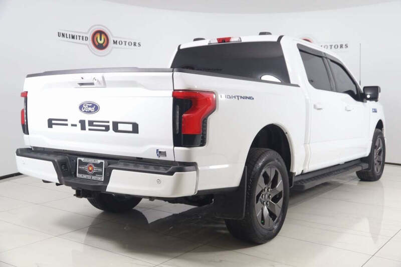 2024 Ford F-150 Lightning Flash