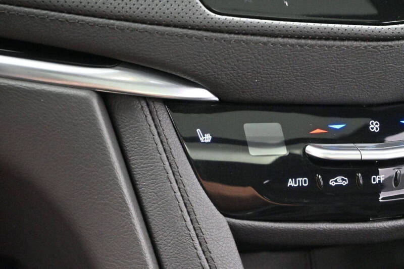 2025 Cadillac XT6 Luxury