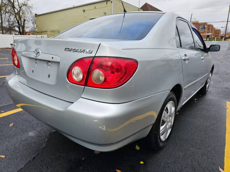 2006 Toyota Corolla LE photo 9