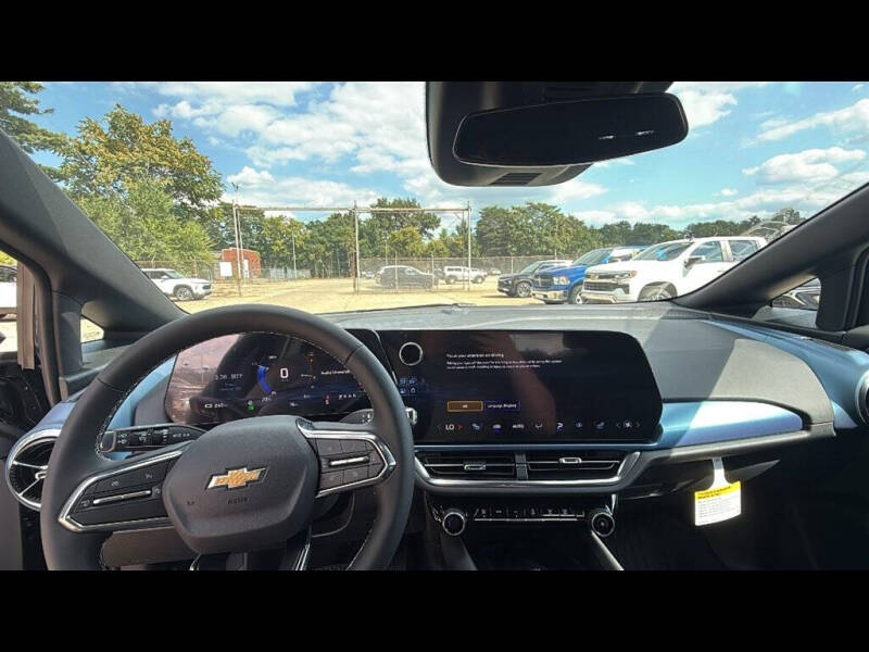 2025 Chevrolet Equinox EV LT 2