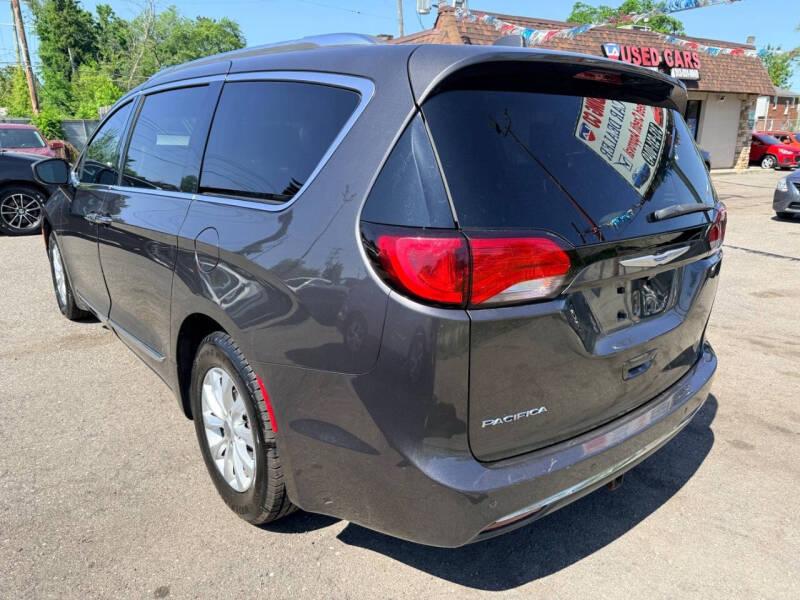 2018 Chrysler Pacifica Touring L Plus