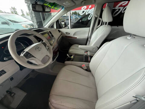 2013 Toyota Sienna