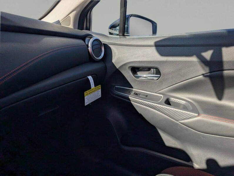 2025 Nissan Versa SR